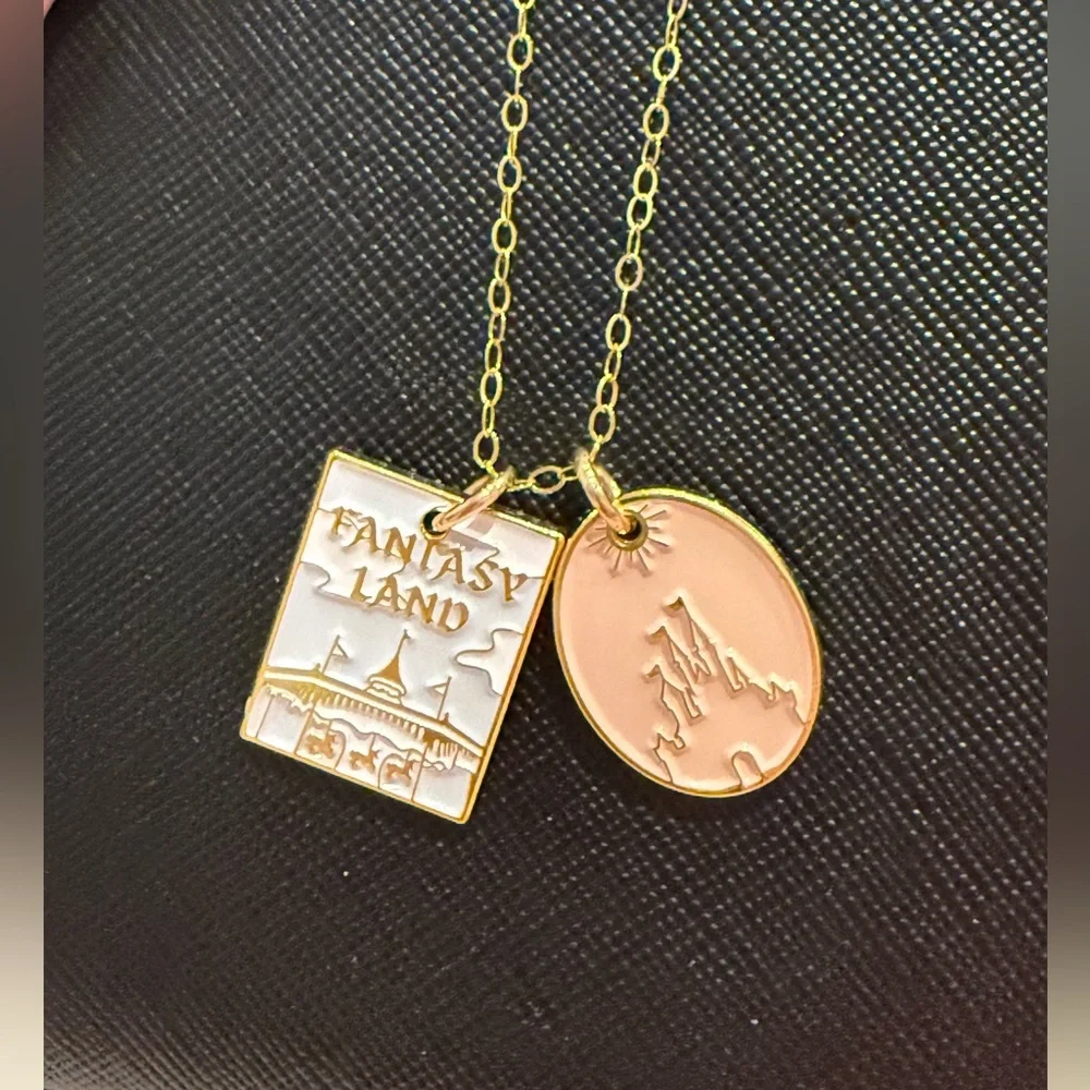 NWOT Jo&Co Disney Necklace Set W/Travel Case - Picture 3 of 5